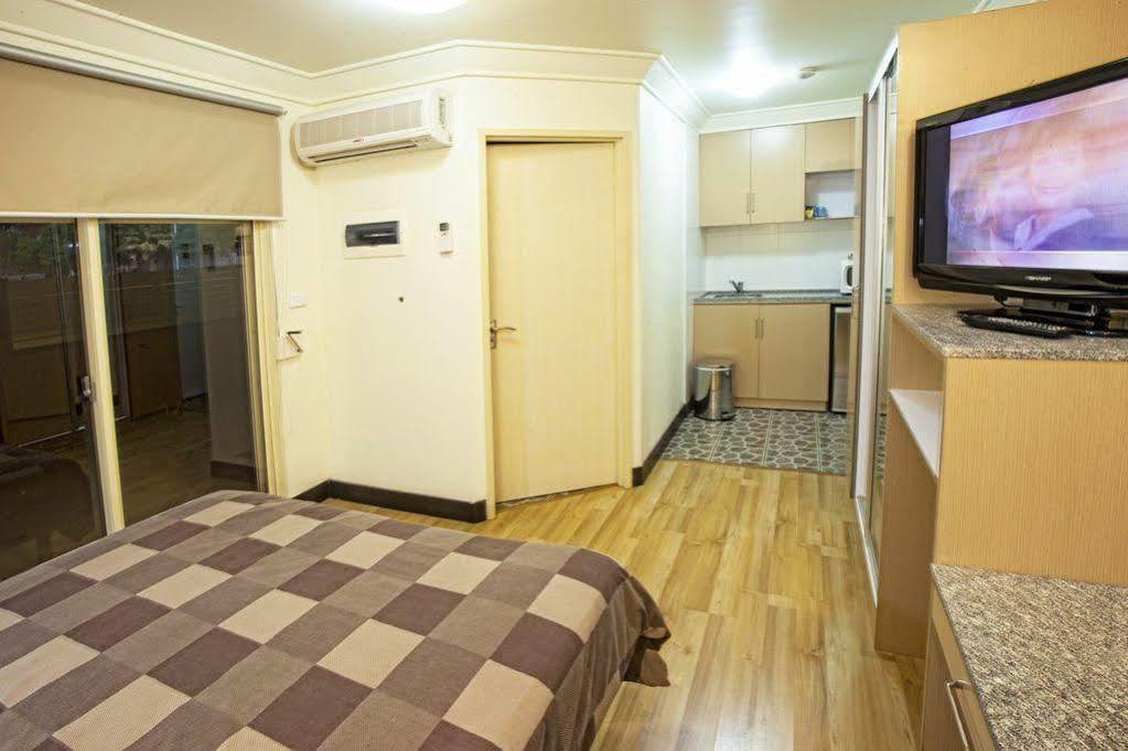 Cattrall Park Motel Karratha Exteriér fotografie